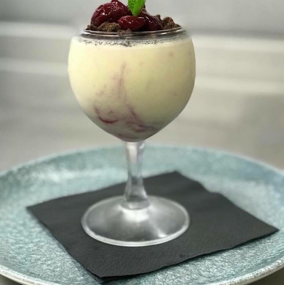 GreatEccPub's tweet photo. White chocolate amaretto custard with sweetened cherries and chocolate crumb 🍒🍫🙌🏻
#specialdessert #lancashire #farmersarms #dineout https://t.co/JbA6EuNdjL