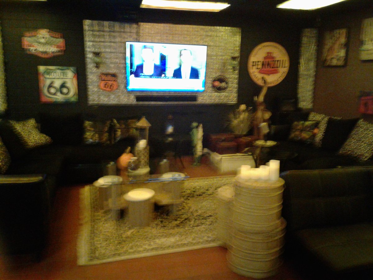 NoLimitsEmmie's tweet photo. Y'all should so try the White Winter coffee here at Twisted Java on west 13th street in #Wichita #Kansas it's awwwwesome! ππ€π #TwistedJava #OffLimitsEmpire https://t.co/XAmk6wpxjv