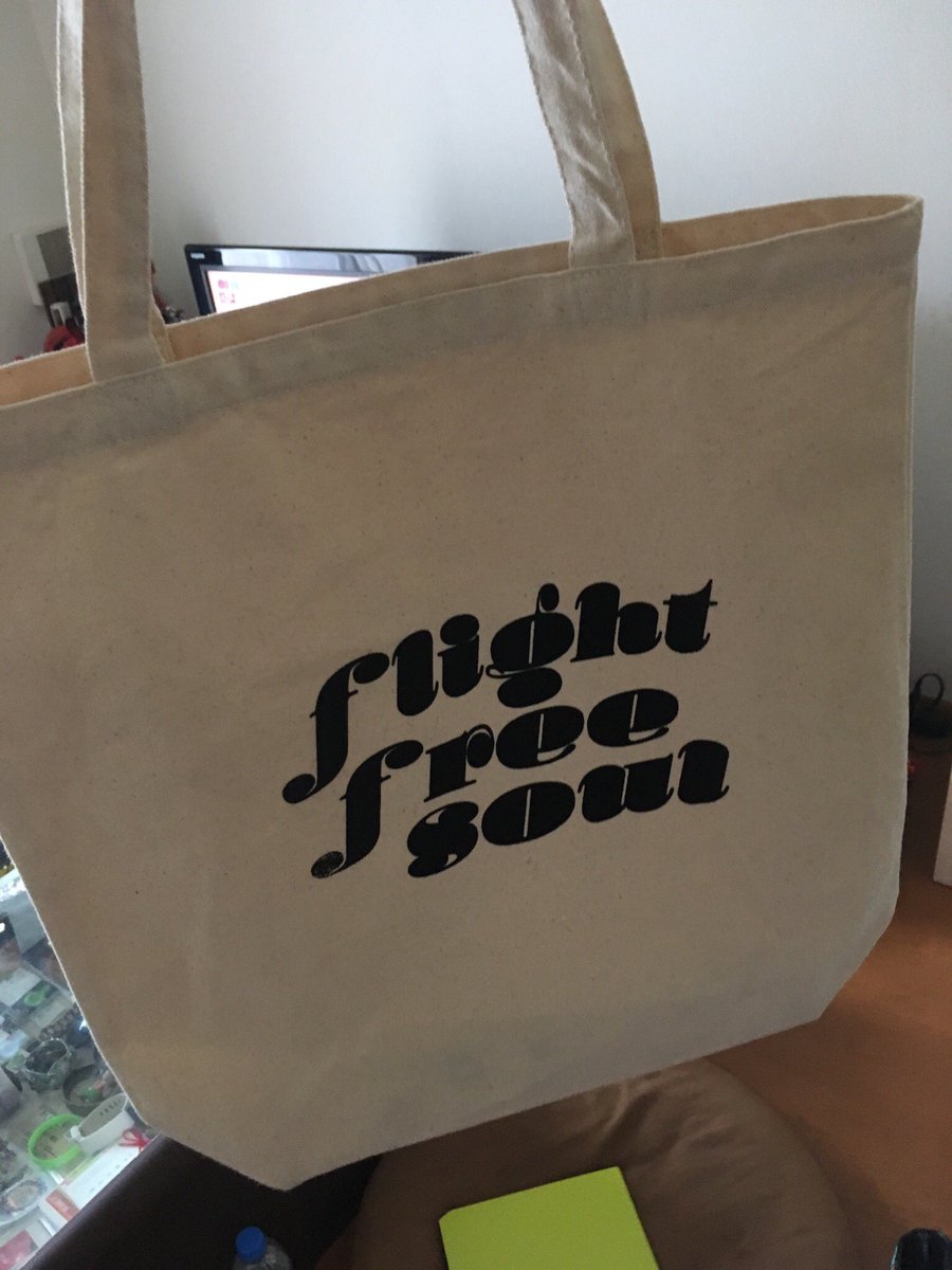 chiboo5511's tweet photo. 明日、江の島opp-laで！
Flight Free Soul遂に開催。
レコード,cdフリーマーケットや
シルクスクリーンプリントも！
是非！
#flightfreesoul #oppla #レコードの日 #シルクスクリーン #江ノ島 https://t.co/uFcG0ABPM9