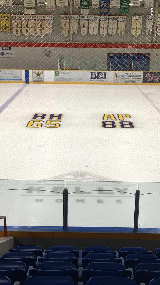 JrBTimberwolves's tweet photo. Renfrew Mateway Ice surface we r #WolfPackStrong ❤️ #Renfrewstrong @CCHLTier2 https://t.co/SxTk6inweC