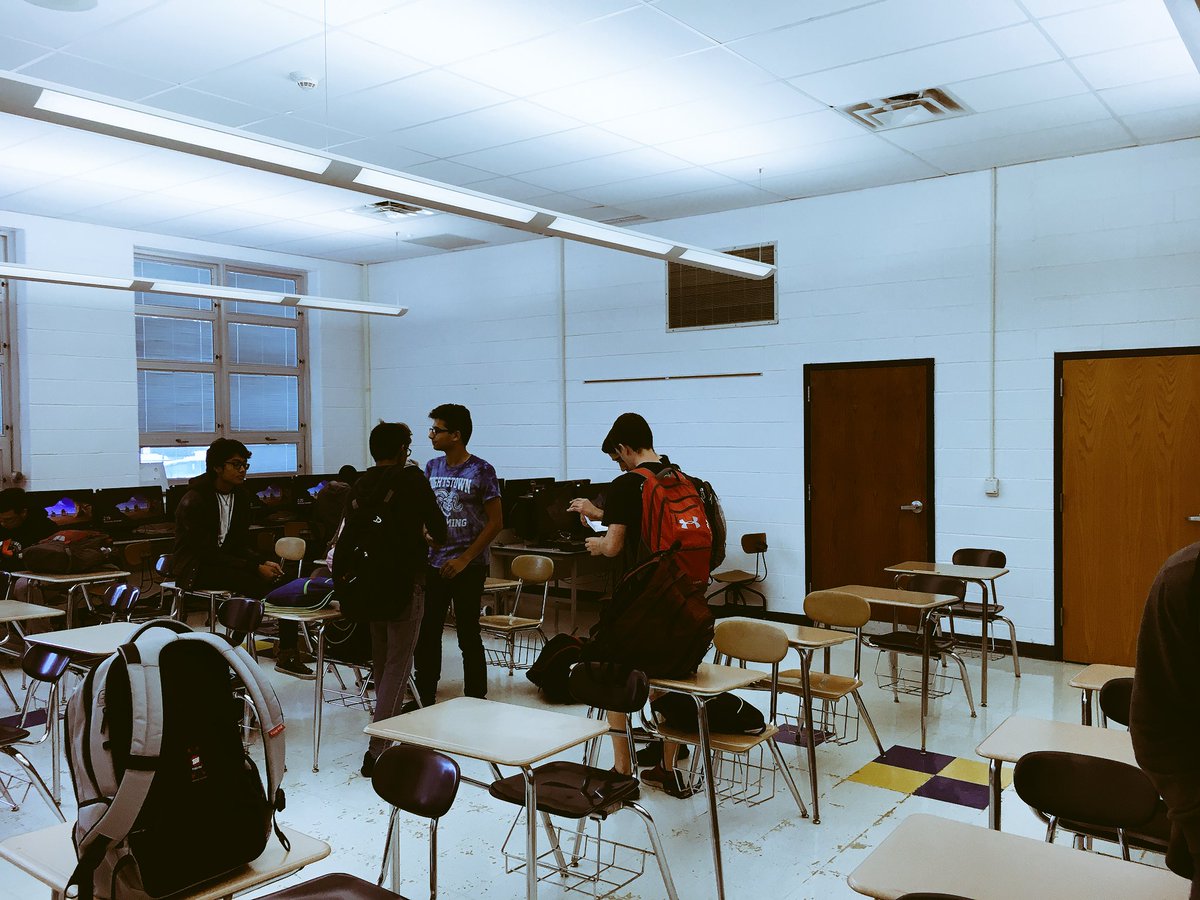 TheRamPageHHS's tweet photo. The Mercury team is discussing before a meeting about future events - D https://t.co/V4e4kSeWAp