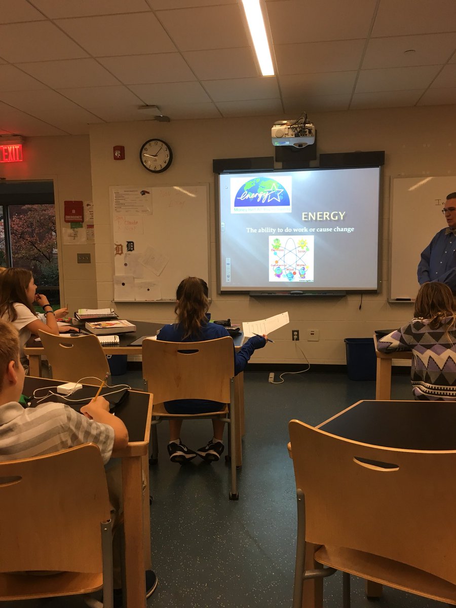 thenerdyteacher's tweet photo. Discussing energy in 6th grade science at @uniliggett. Students preparing to build heat keeping packaging. #LiggettLearns #MakerEd https://t.co/QOVGuvktu9