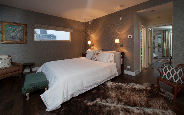 Eclectic_Build's tweet photo. By using creative space, #lighting techniques, sumptuous wall coverings, and clever details, your #living space can be transformed! #EBnyc https://t.co/oJpT0v3Wt0