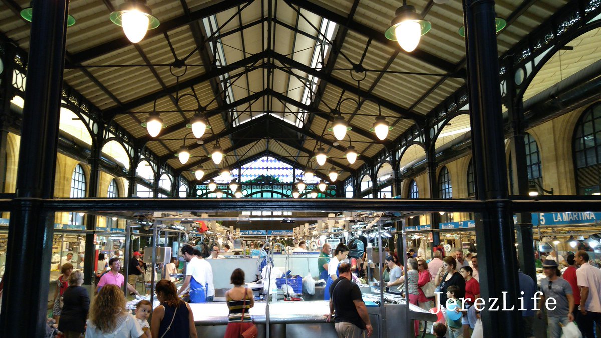 Jerez_Life's tweet photo. ✔ #Jerez y su tradicional Mercado de Abastos.
Un día cualquiera!!
@TurismoJerez @ciudadjerez 
#MercadodeAbastos
#JerezTradiciones #JerezLife https://t.co/IHszJT3X1i