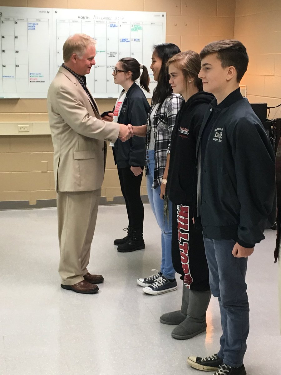 SFC_Wallace_BG's tweet photo. Congratulations to the @DragonsWCHS JROTC Ldrship for their promotions by Mr. Stevenson yesterday! Well deserved #DragonBN #Leaders #Dragon6 https://t.co/r7b7m4jzeJ