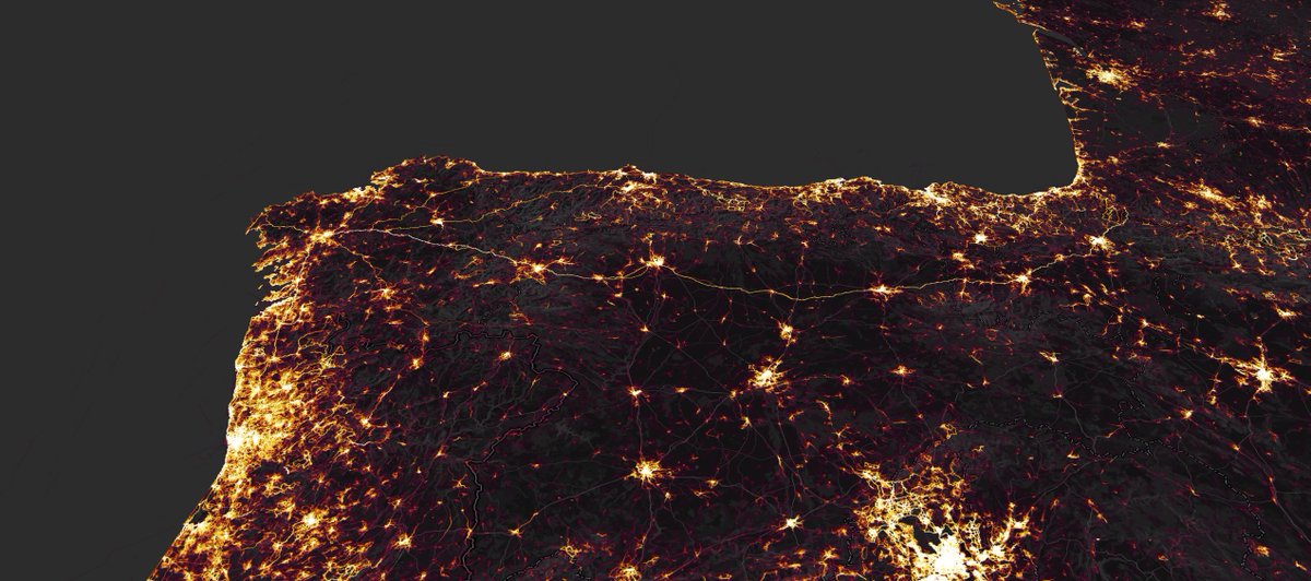 moxigeno's tweet photo. STRAVA LANZA #GLOBALHEATMAPS: Las rutas más populares #running #triatlón #btt #trail #trekking y hasta 31 deportes. https://t.co/H0Ox5sF3GP https://t.co/X7OfWF5KQX