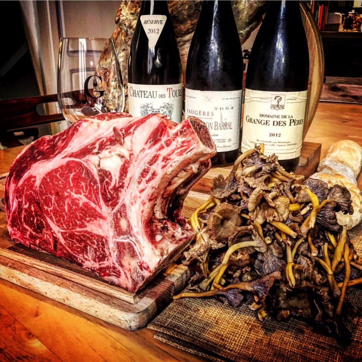 JMiquelWine's tweet photo. Recipe to a Warming 🔥 Fall Dinner 🍁🍷🍄🍖😋
Stunning Ingredients, Pair with Languedoc #Wine 💕
More @vinsdulanguedoc 🇫🇷
📷 https://t.co/wdL6DGAoaS https://t.co/mxD7Dkemy8