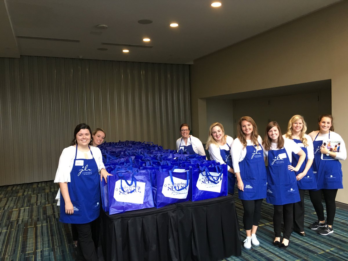 A Shopping SPREE! tweet media