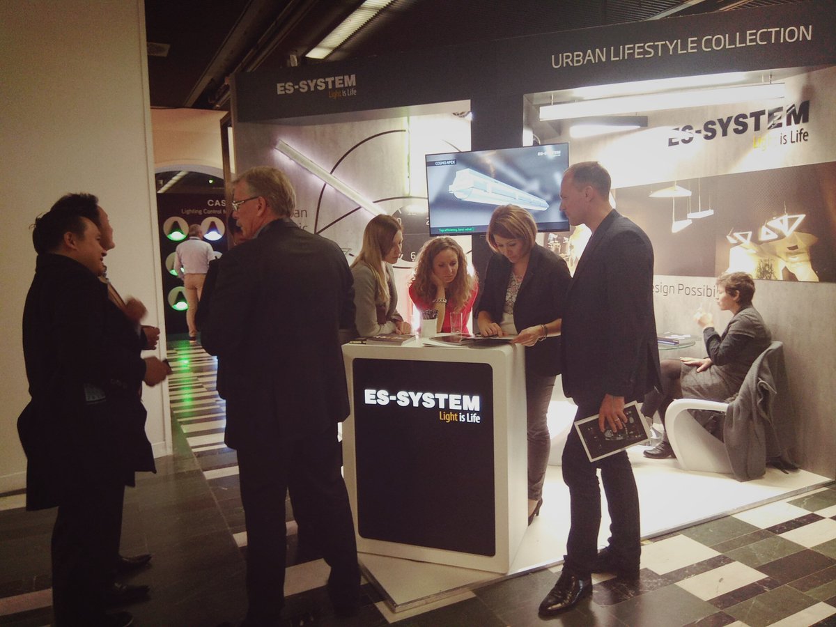 es_system_led's tweet photo. Thanks for visiting us #today. You can still catch us tomorrow 😃 Booth S46.
#CIRCADIAN #CASAMBIREADY #COSMOFX #PARIS #LIGHTING #LIFESTYLE https://t.co/cZeKRF3e12