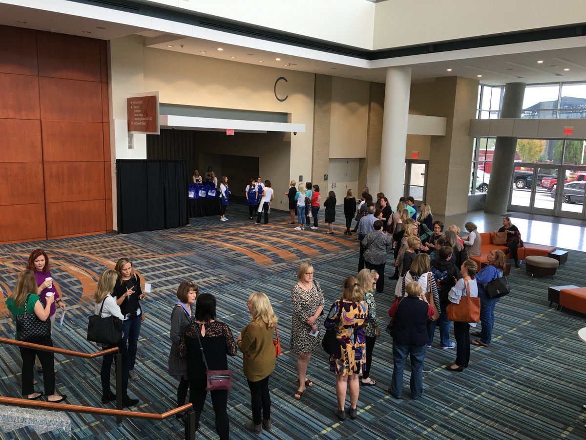 A Shopping SPREE! tweet media