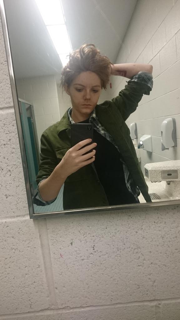 madi_green1145's tweet photo. Have no hear, Dean Winchester is here ๐
@capricemorra @cw_spn #CWHalloween https://t.co/Ddfrf8iEit