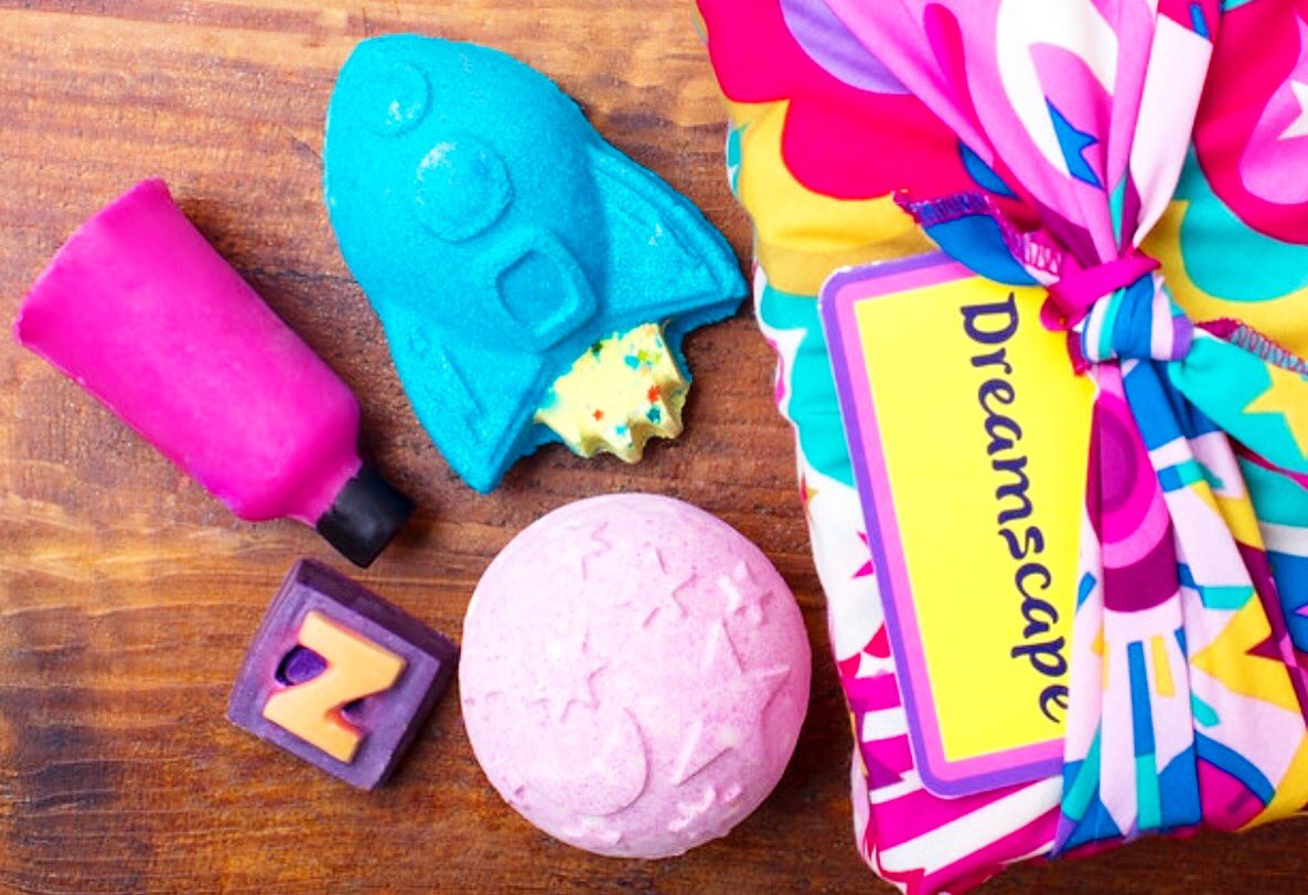 Drift off into the most fabulous and colourful wonderland of dreams with everything you find in Dreamscape

#LushChristmas #LushGift