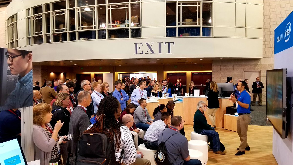 DigitalIntelPro's tweet photo. The house is full & the audience is captivated. #EDU17 #DellEMC #Dell #End2endSolutions https://t.co/xi7NBWxJOT