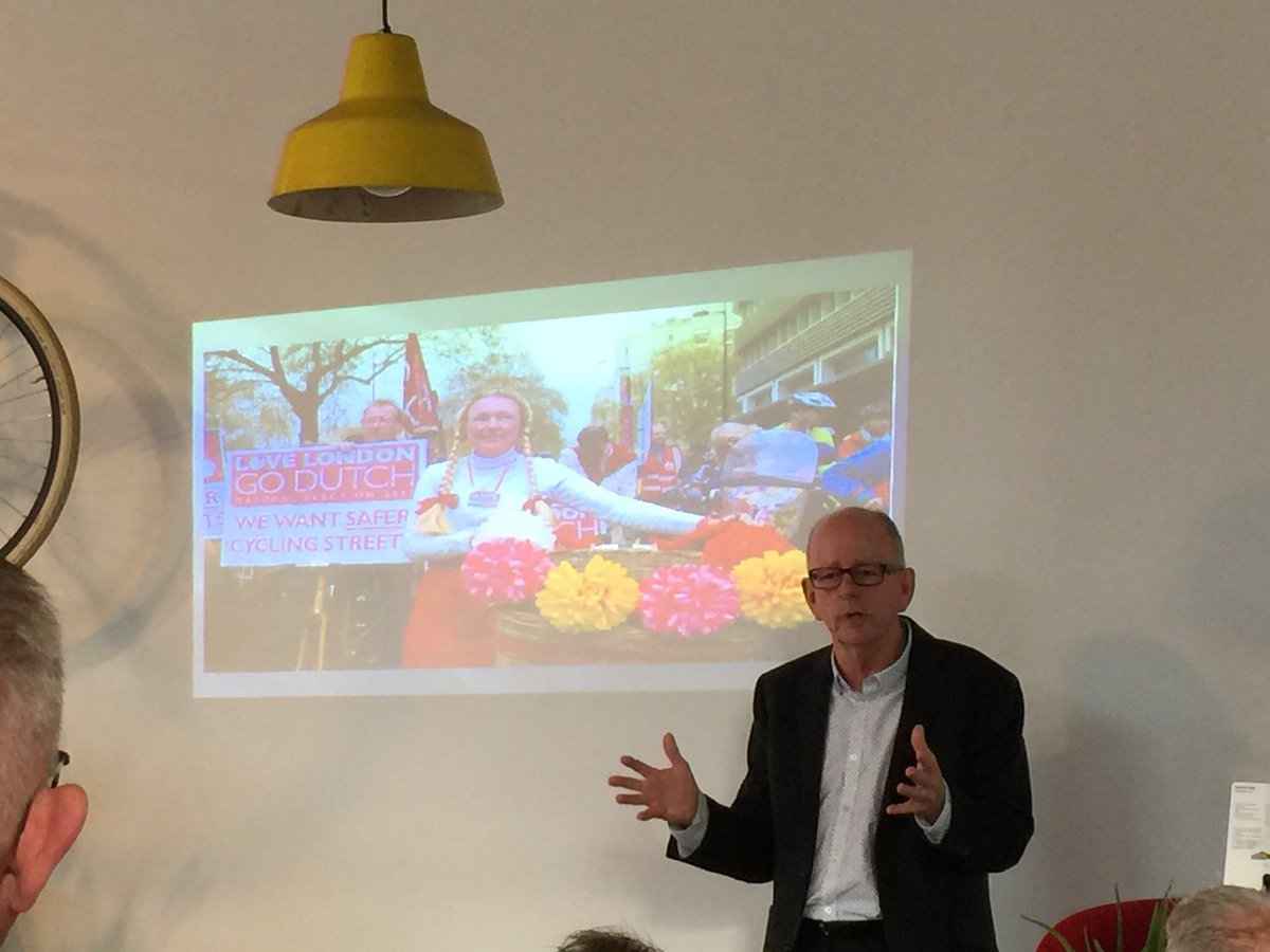 ibcmovilization's tweet photo. Peter Treadgold from London geeft kick-off voor Preview Bike Infra Show 2018 van Dutch Bike Capital initiative @utrechtfietst #freem https://t.co/Qp8Yx8q77Q
