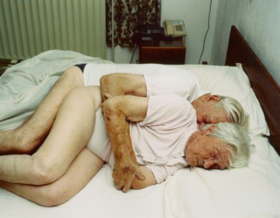 SAMEN SLAPEN VERPLEEGHUIS - SEKS ZÓ BELANGRIJK!
Ouderenpsycholoog Sarah Blom in 'Nederlands Dagblad'

oudwordenmetzorg.nl/wp-content/upl…

#dementie