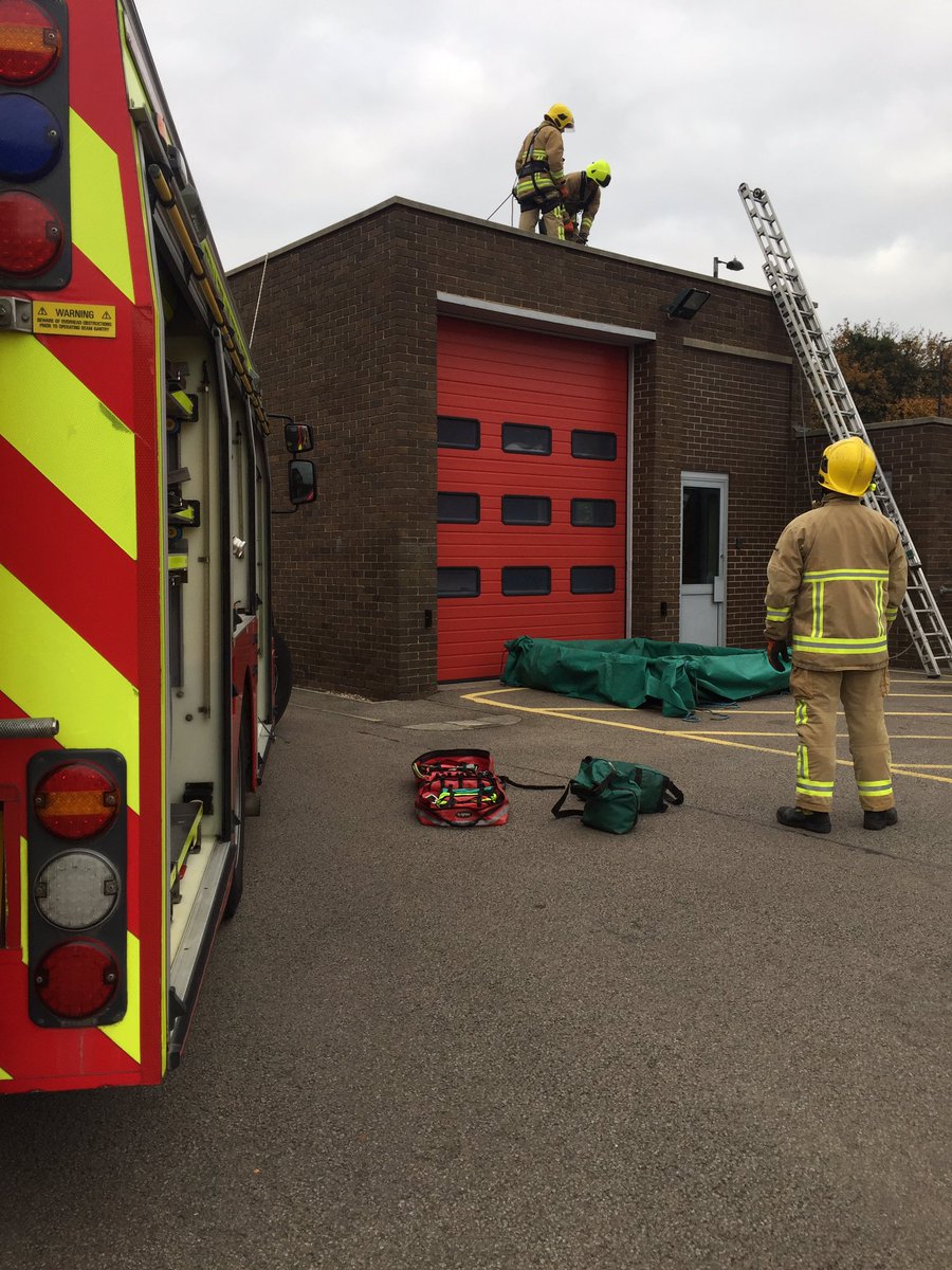 AbiDowding's tweet photo. Working at height meets salvage #workingatheight #salvage #workrestraint #notjustfire #training @SuffolkFire https://t.co/2wq0tP2b4Y