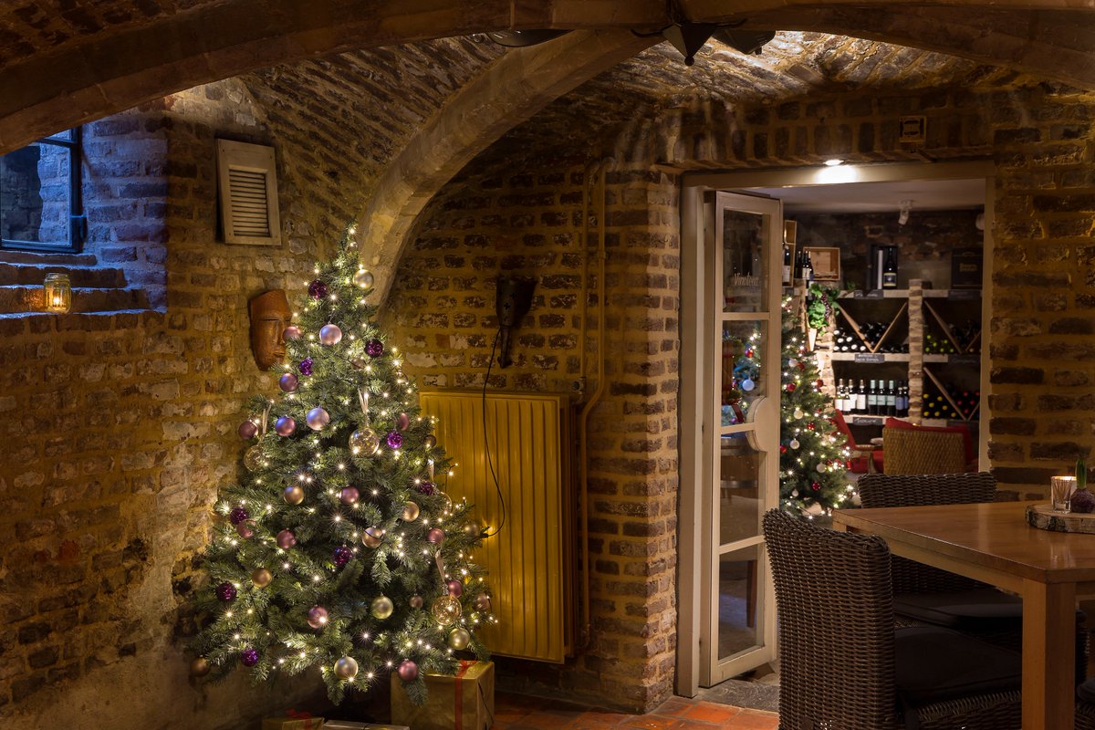 Would you like to have an unforgettable Christmas? Celebrate your Christmas at our courtyard Winselerhof. bit.ly/2io2reW