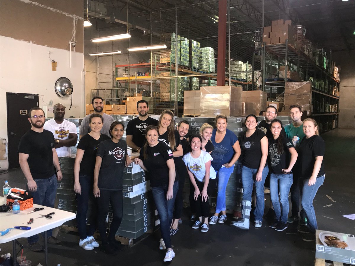 DarienShirley's tweet photo. Unboxing over 3,000 turkey platters = Marketing Team bonding! 📦 ➡️ 🦃 #GoToWorkHappy https://t.co/BQzFEzMZON