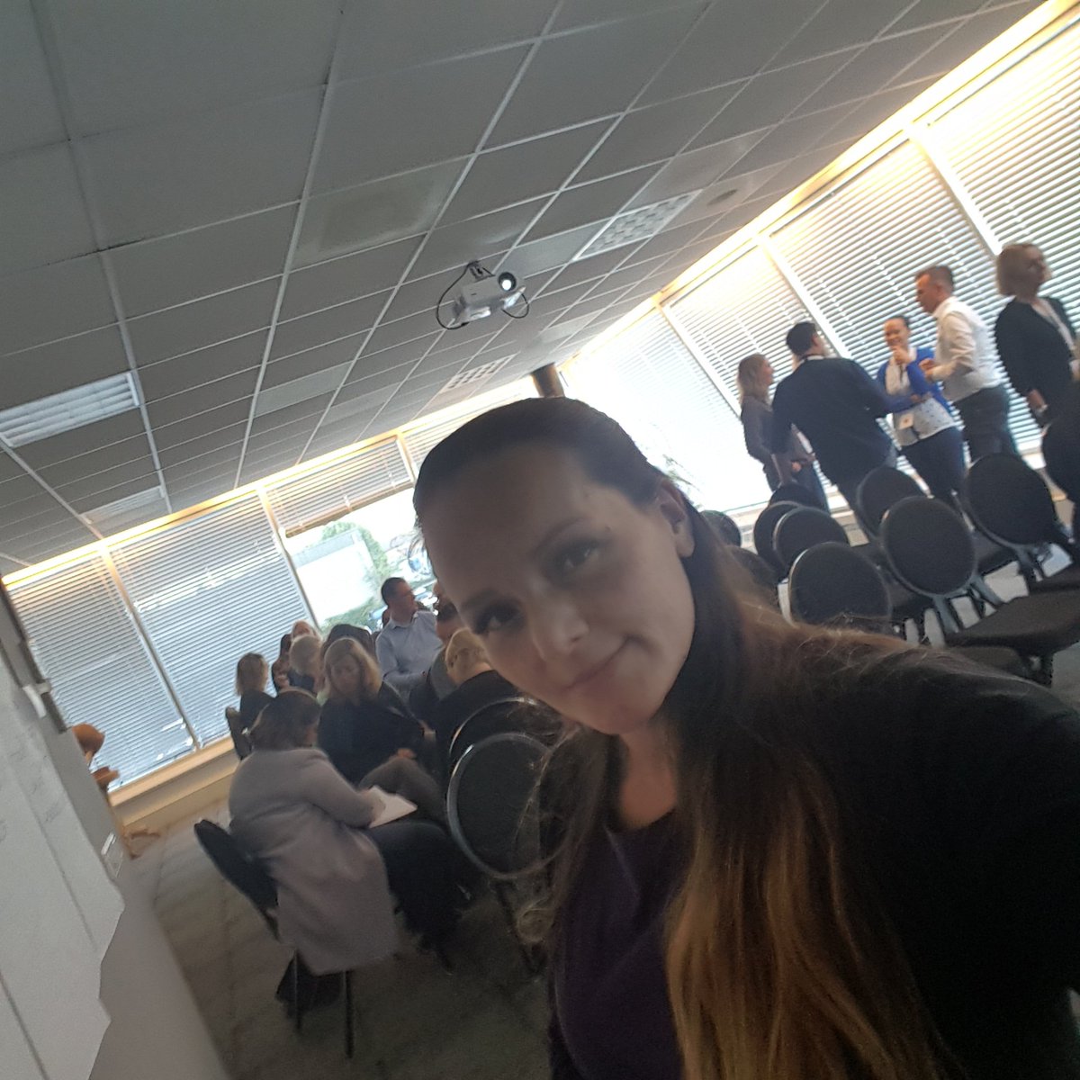 evelienroos2's tweet photo. Workshop about trust at  #scrumevent. How to increase your trustworthiness. https://t.co/eMli6vVY3F