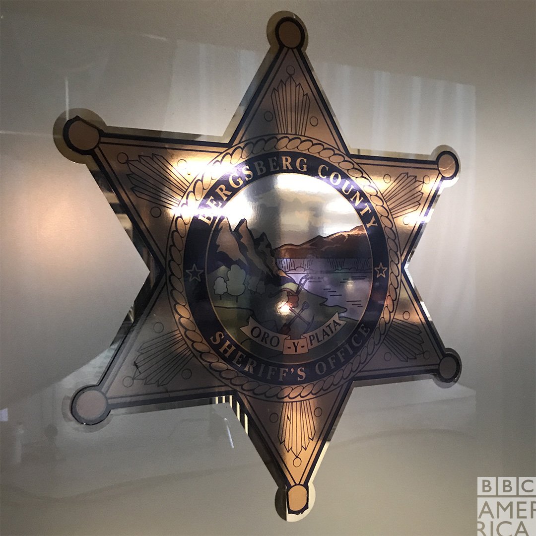 DirkGentlyBBCA's tweet photo. We're pretty sure Oro Y Plata is a traditional Spanish recipe for artisanal poptarts. #DirkGentlyBBCA https://t.co/Wu0c7gajmj