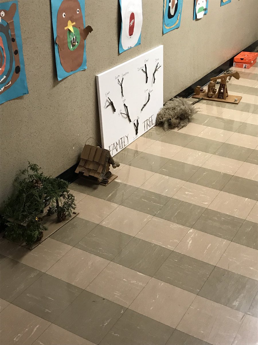 DavidMOttley's tweet photo. Mrs. Huser’s 5th grade students put their creativity on display with these Family STEM Projects 👍 #VESpride https://t.co/nuPwtqVB4g