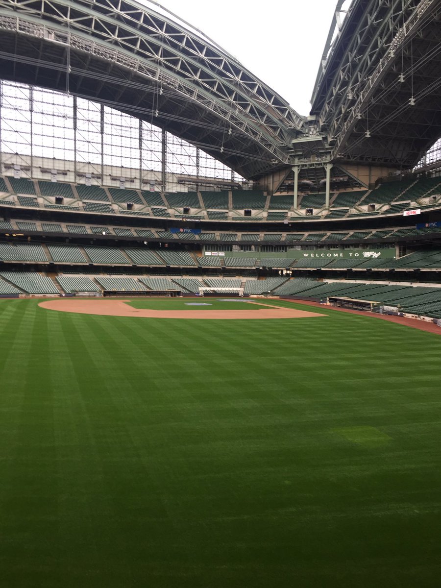 dmjones01's tweet photo. Women in Leadership Graduation Day for our Market #1286 Ladies @Miller Park! @HR4Connected @KerryWilm https://t.co/Zdu3HXFXTZ