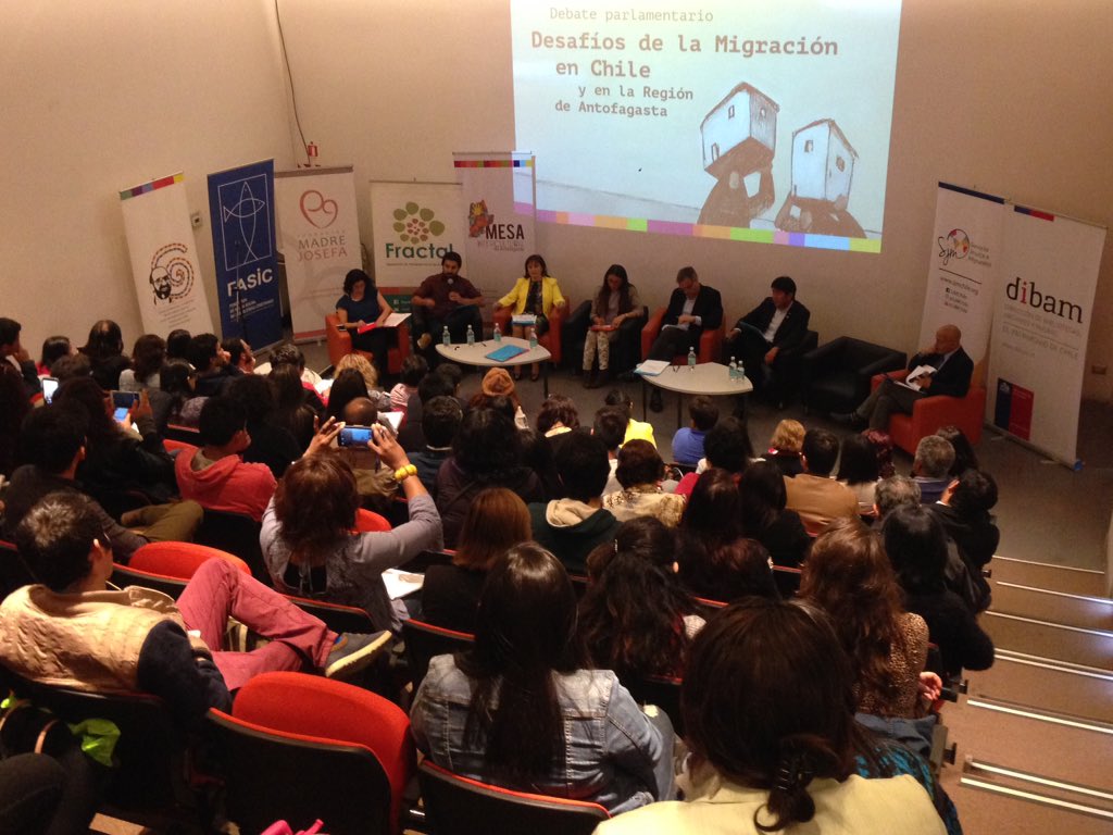 clo_leon's tweet photo. #DebateMigrante Ahora en vivo Facebook Mesa Intercultural de Antofagasta https://t.co/9Ad9xbcrr8