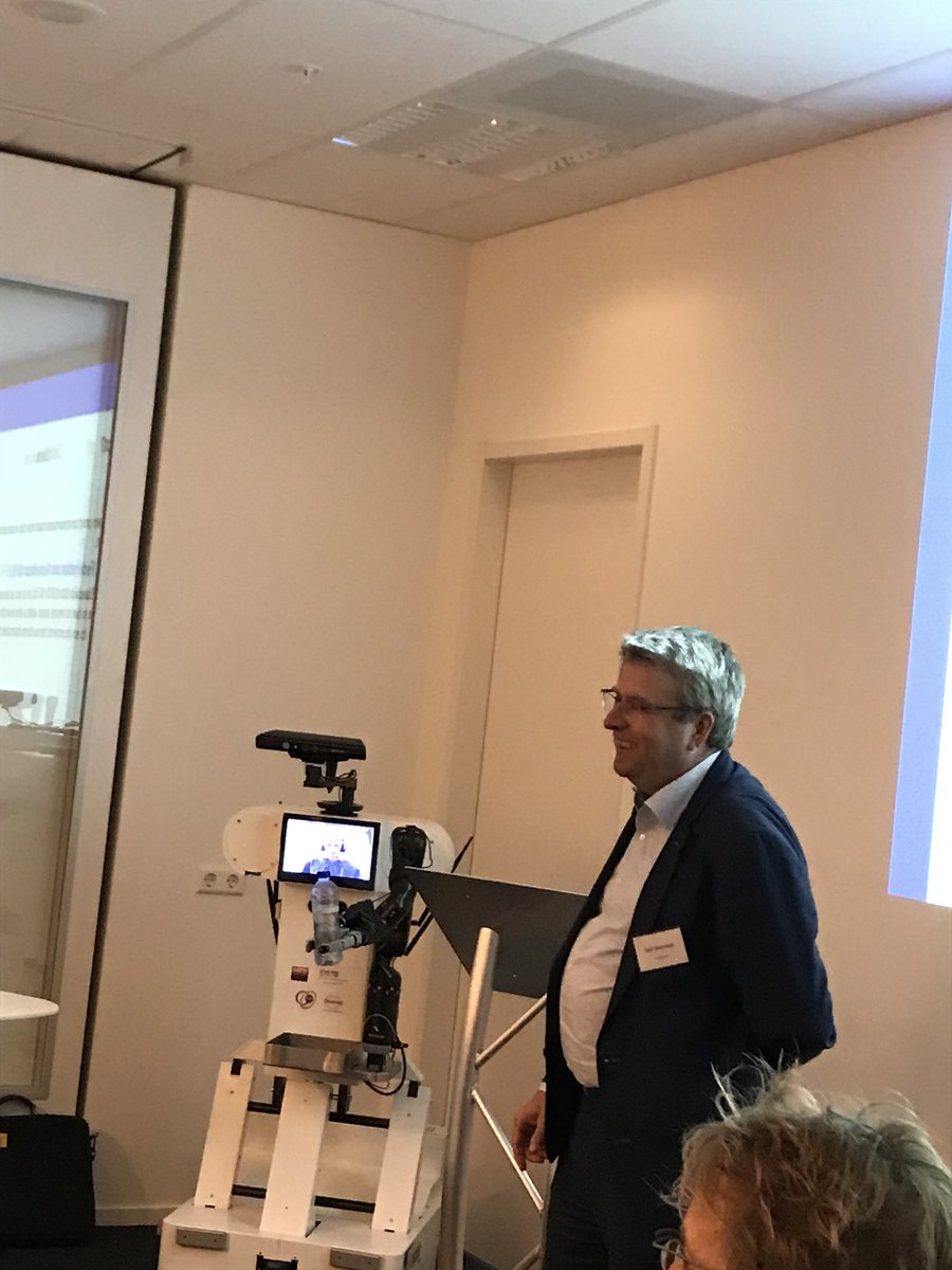 In <a href="/slimstehuis/">Het Slimste Huis</a> and <a href="/gemeentealkmaar/">Gemeente Alkmaar</a> Cock Heemskerk demonstrates revival of robot Rose wh