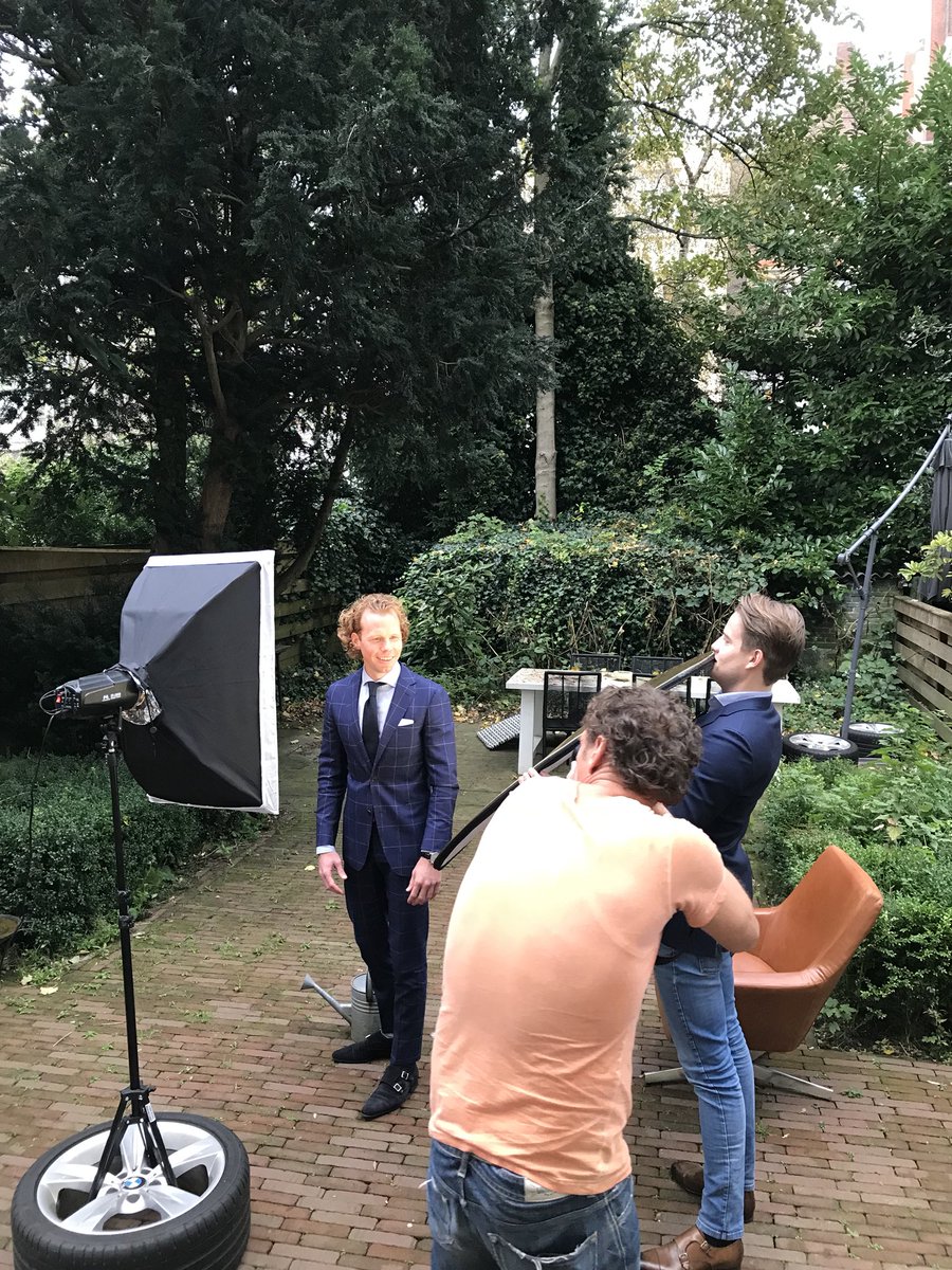 StreamAdsNL's tweet photo. Fotoshoot voor onze nieuwe site. #streamads #onlinevideo #purekwaliteit https://t.co/tWQncHVFZv