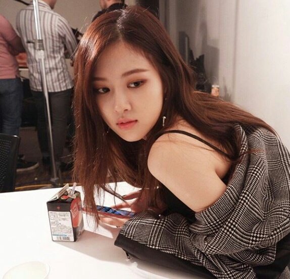 kiconsfab's tweet photo. Blackpink Rosé Icons 💞
Fav if you use or save it 💞
(be honest please) https://t.co/oPI4lsnzPJ