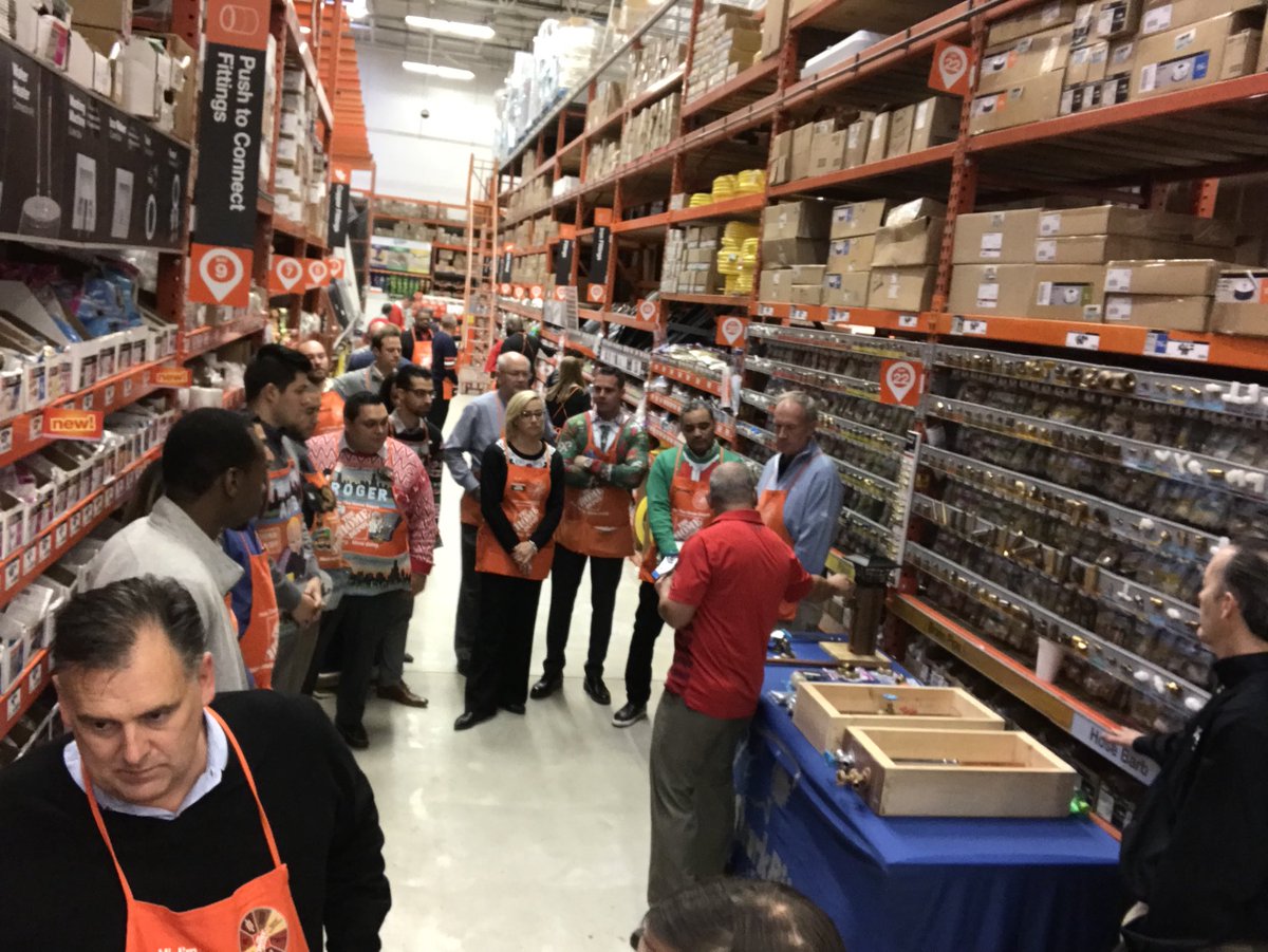 BenTenTHD's tweet photo. Second Station: Pipe &amp; Fittings! @homedepot1912 @Manny_CubFan #MVPWalk https://t.co/1OnNOV7YYQ