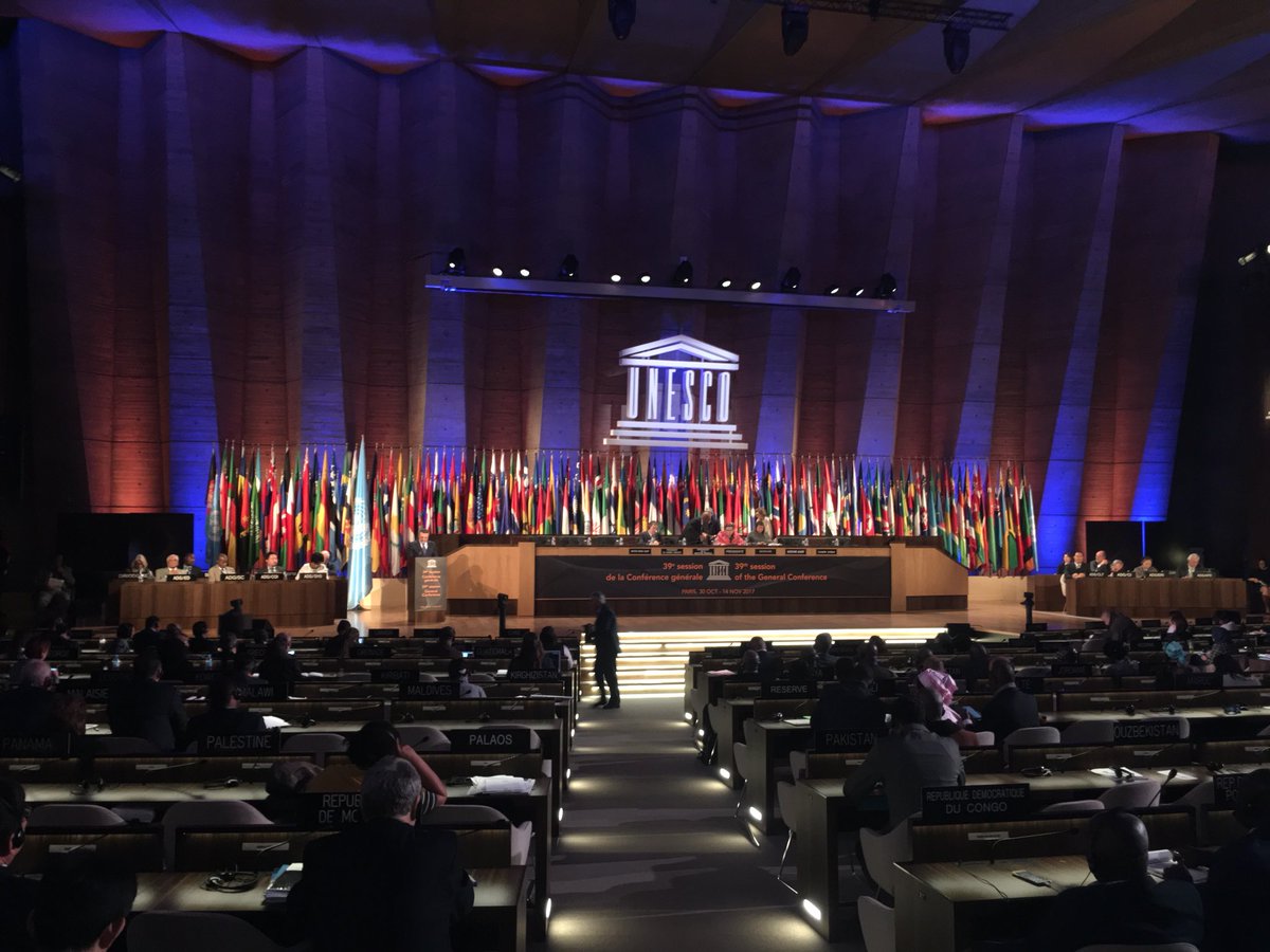 JauaMiranda's tweet photo. Ya activos en el debate de la 39º conferencia de la UNESCO,en defensa del derecho humano a la educación pública gratuita y a la cultura. https://t.co/gxlAR876MK