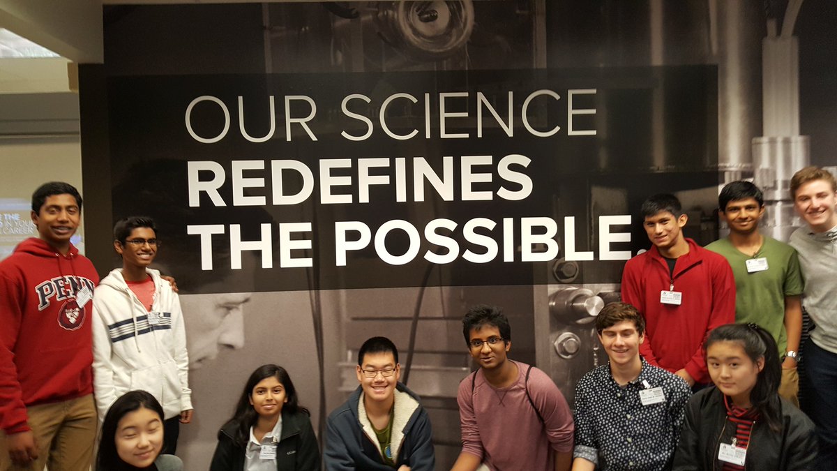 science_nchs's tweet photo. @NCHSOFFICIAL Ss @argonne beginning their research projects using STM to investigate nanoscale properties w/ Dr. Rose #inspire203 https://t.co/vUqPYPxa5h