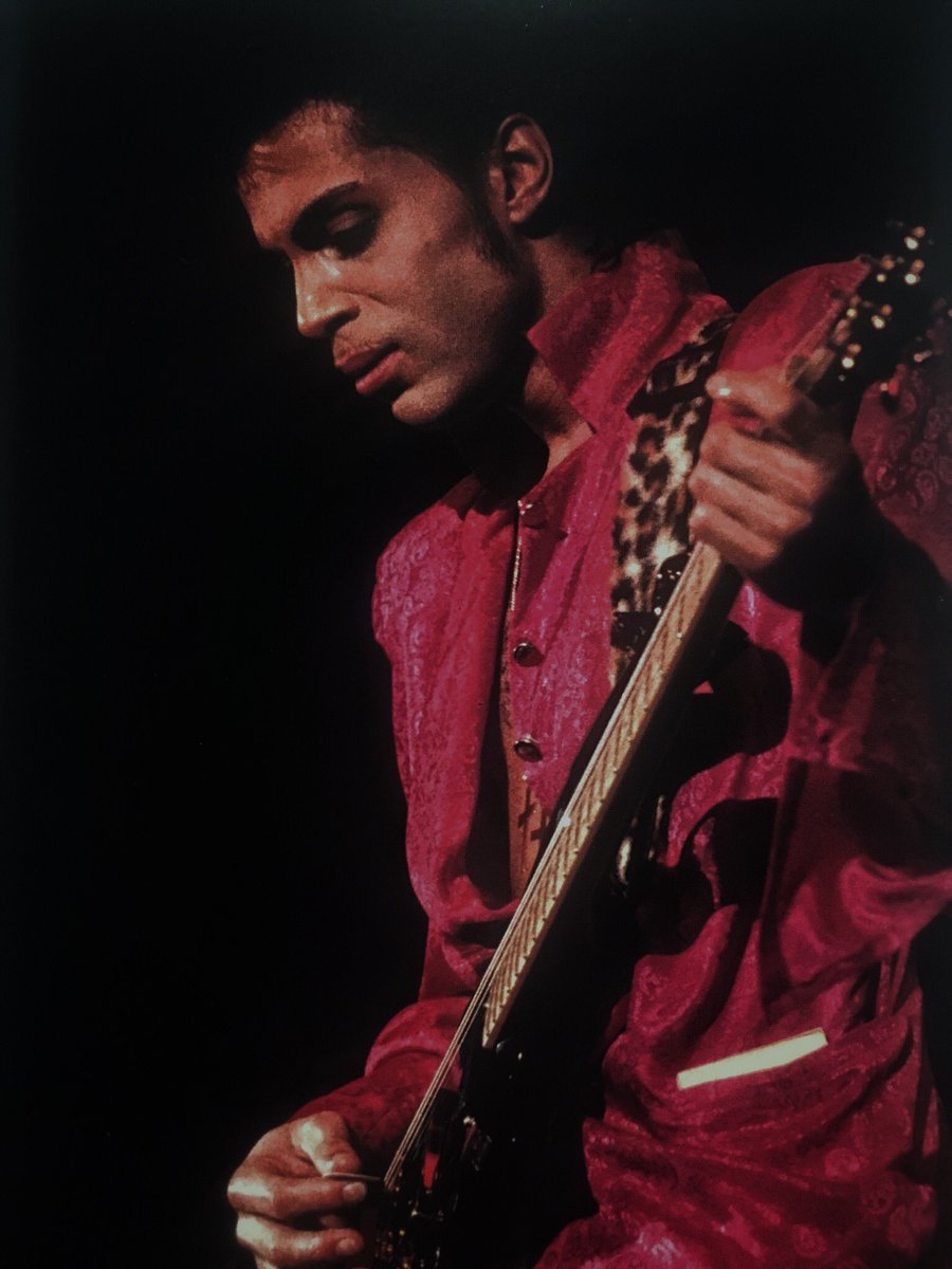 peter_lodder's tweet photo. @prince by #danielcorrigan #minneapolis https://t.co/eMpYtiqhAv