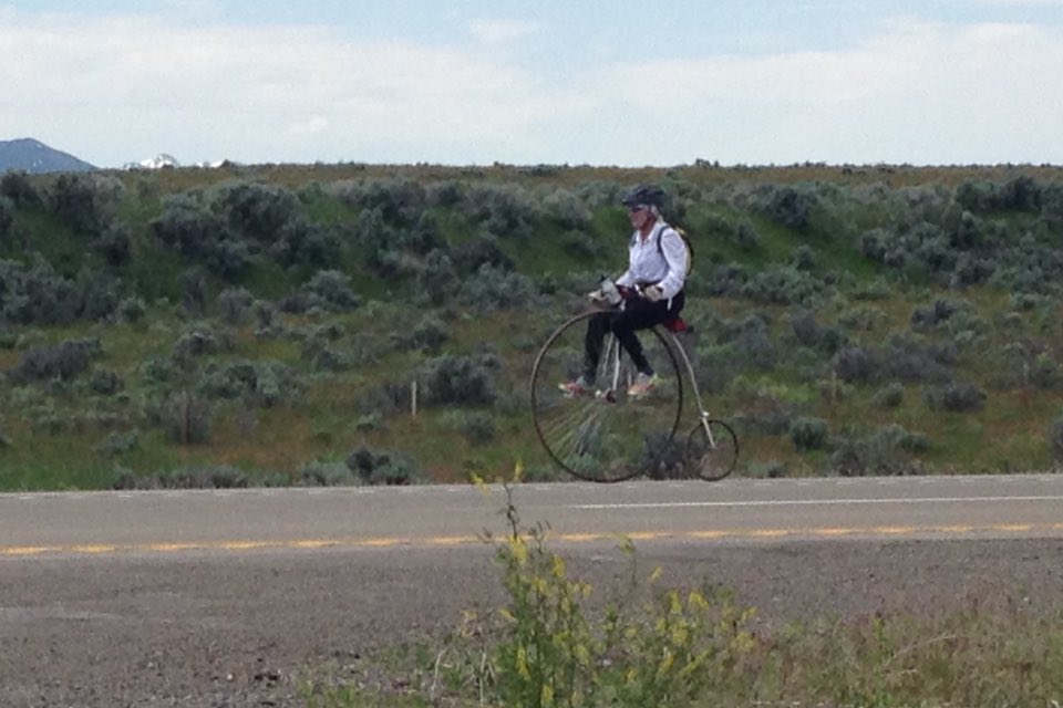 NVhiddenhistory's tweet photo. 😲 cycling "loneliest rd in America" #USroute50 on #pennyfarthing!? Beat this @iamspecialized @RideCannondale @GiantBicycle @TrekTravel https://t.co/UTVNCbiBti