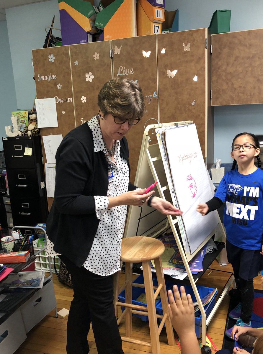 tamalamara1's tweet photo. Thank you @drmatthewnelson @KimMountjoy #MsJanis for helping my girl educate classmates about #Nystagmus #mnpsvisionservices @EERocks_MNPS π https://t.co/2pUuxXd2M0