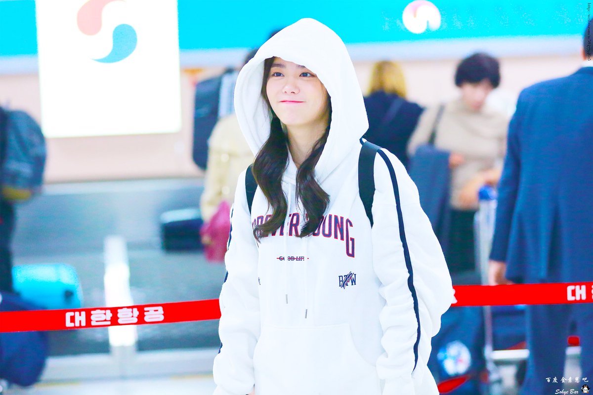 Kay8y_101's tweet photo. 171102 제주공항 출발
#김소혜 #소혜 #kimsohye #Sohye #ioi https://t.co/5ONsubMyKm