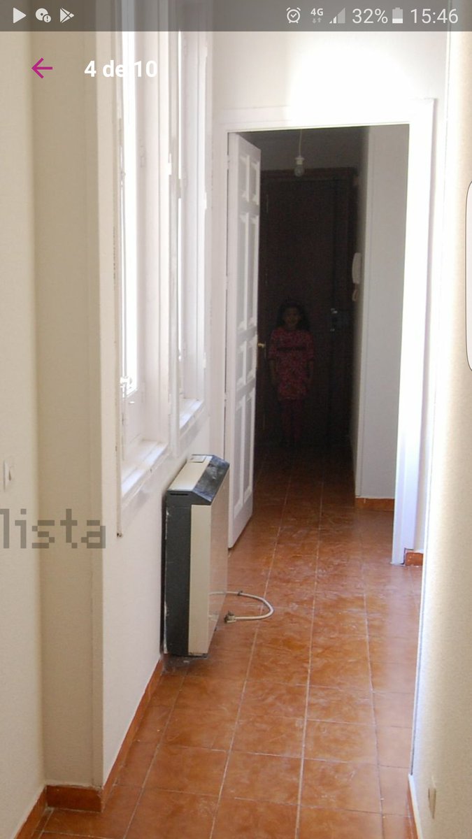 JasonServasky's tweet photo. Se alquila piso con el espiritu de una niña diabólica incluido: https://t.co/JoAuIfdG44