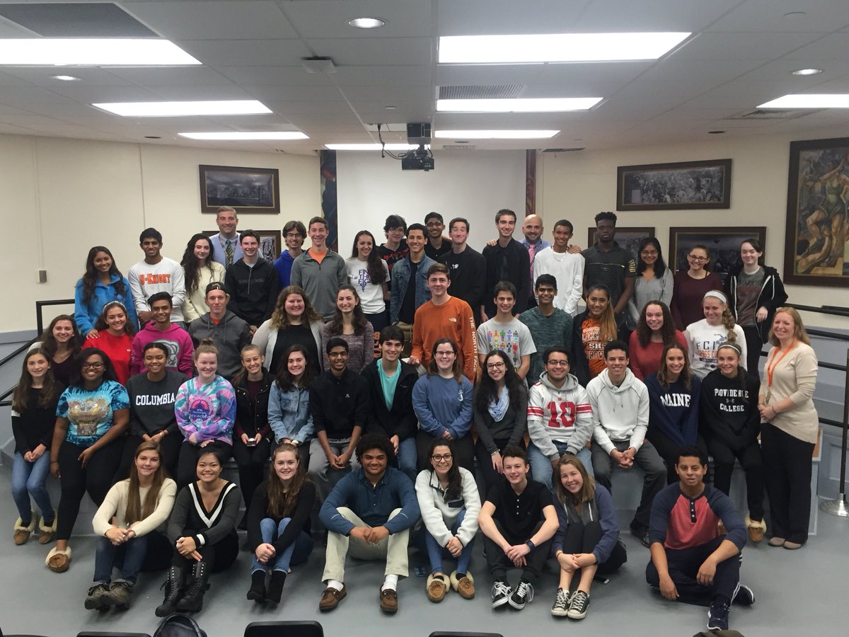 KristinStryker's tweet image. Leadership Academy YB photo! Jrs &amp;amp; Srs give their time and care to help freshmen be successful @ SHS #spsheart @EducatingMANka @matt_forker