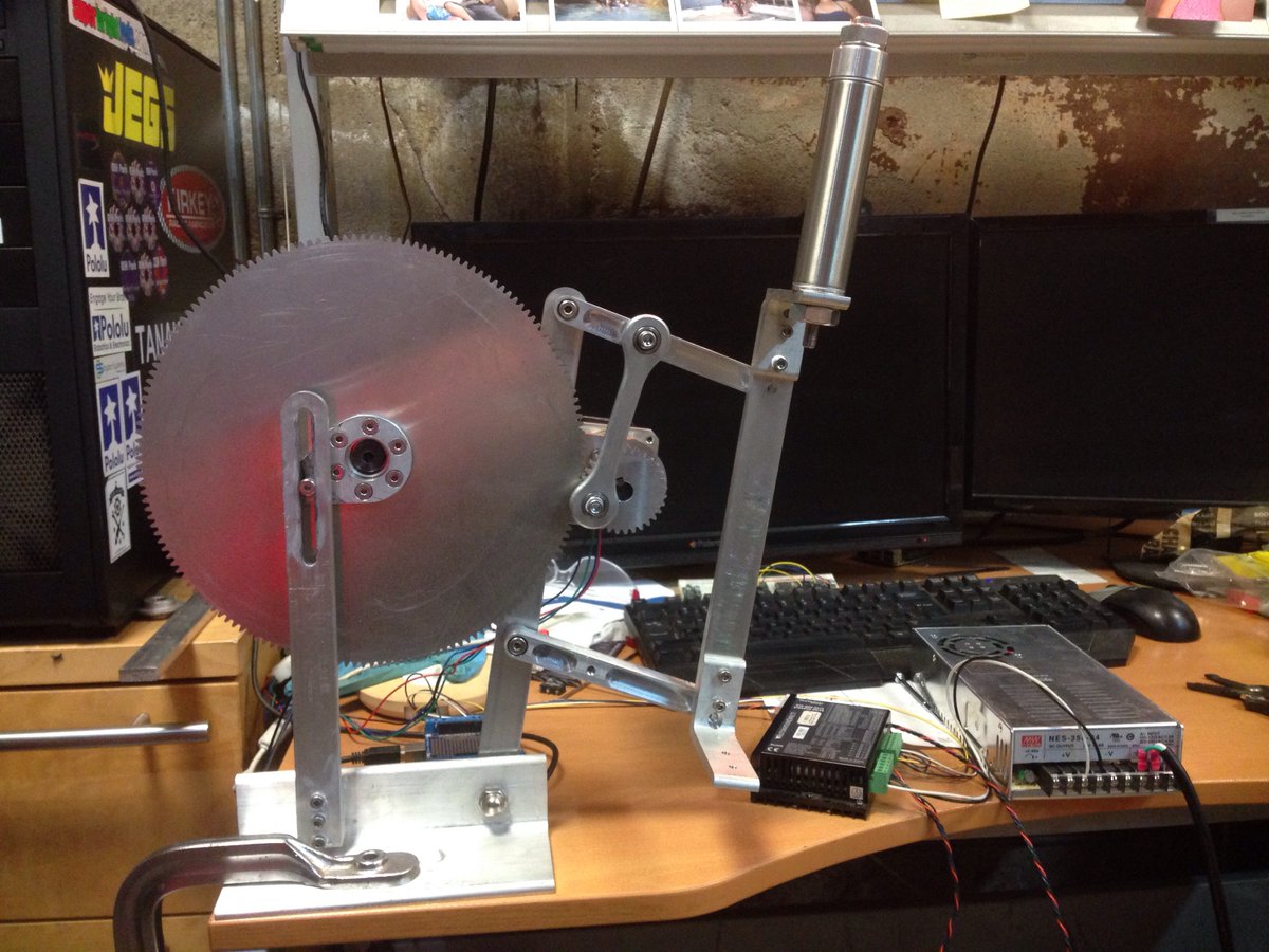 TwoBitCircus's tweet image. Busy makin&apos; machines dance over here. 

#Shakeit #ThirstyThursday #RobotBartender #ThursdayThoughts