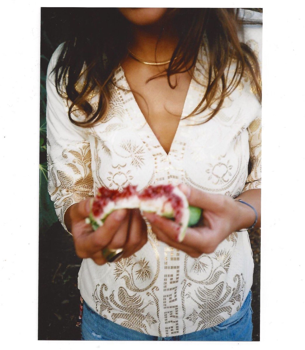 ElinaLebessi's tweet photo. #ElinaLebessi Gold Top and the last figs of the season ☼ September 2017 https://t.co/rh2yWexrGn