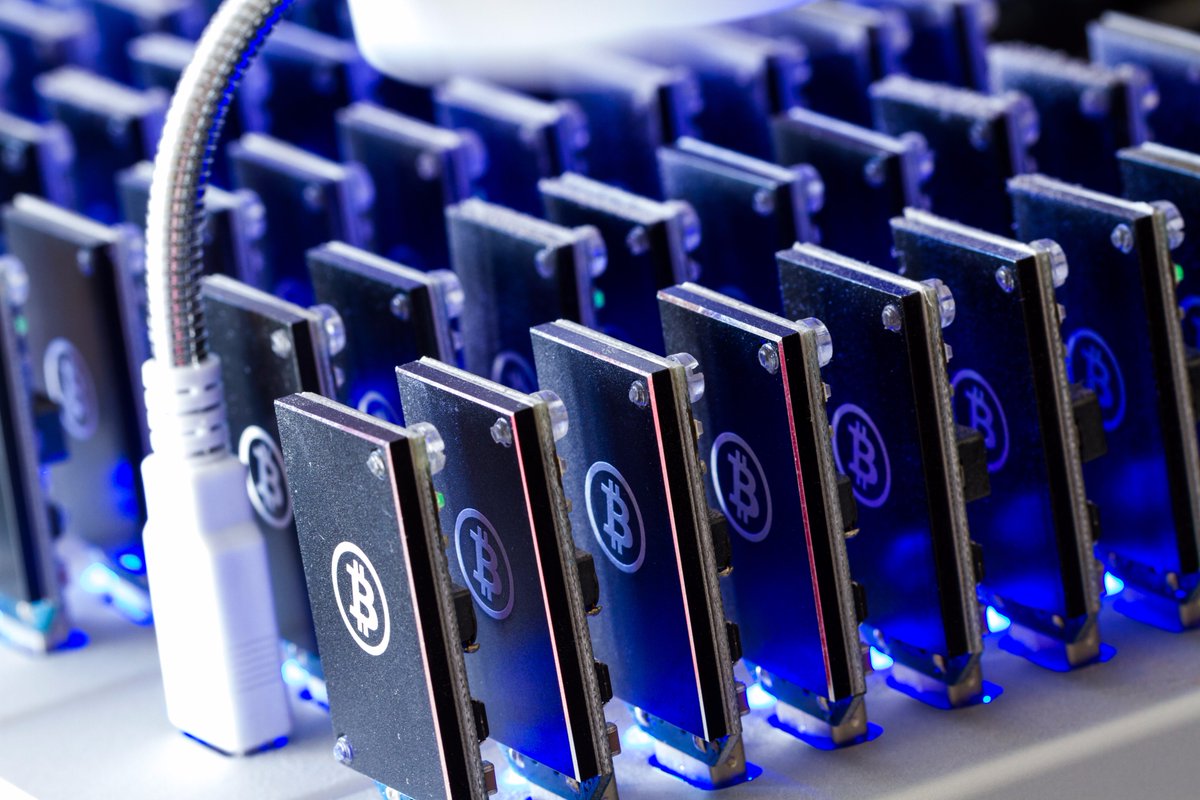 ahier's tweet photo. As #Bitcoin skyrockets, #energy consumption still a factor
1 transaction uses as much #power as my home/week

$BTC #blockchain #cryptocurrency 

https://t.co/K5wLmltaKy https://t.co/cWtOnvflnR