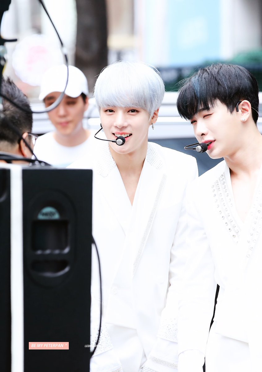 leeminhyukkr's tweet photo. [🎂] 미녀기ㅠ^ㅠㅠ세상을 구원하려고 나타난 예뿐 사람,,,사랑이 사람으로 태어난 날 💝💕
@OfficialMonstaX #MINPUPPYDAY #MINHYUKDAY https://t.co/t1JwlSUsMh