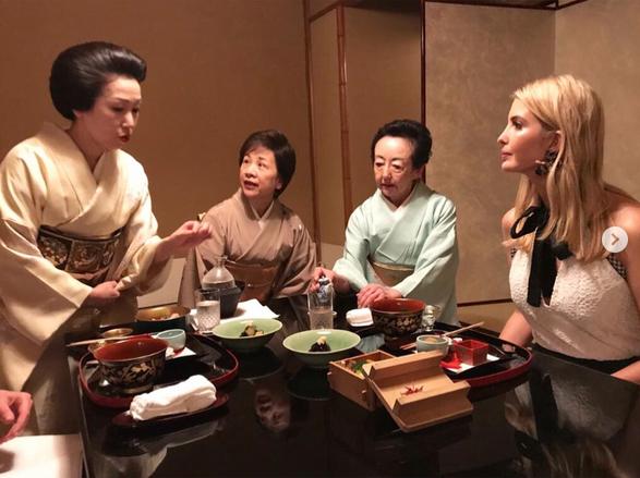 Ayukawa_Royko's tweet photo. イバンカさん来日!
思いつきで、アメリカ初の女性大統領はイバンカとツイートしたけれど、本当にそうなるかもしれない!
金まみれのヒラリーなんて、論外!
#IVANKA_is_First_Female_American_President
#IVANKAforPresident https://t.co/L7L2TzCTln