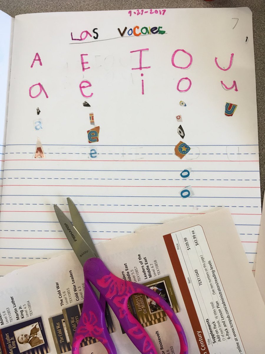 Buscando vocales/looking for vowels... #kinder #EKDlearning