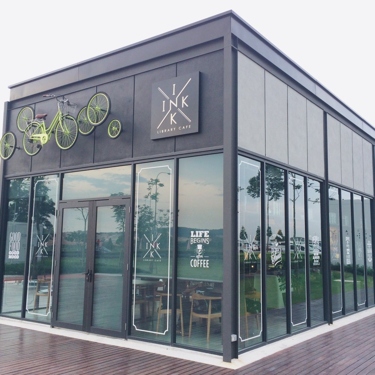 Ink Library Cafe 📚
Eco Grandeur, Puncak Alam.

New cafe in town! Best lepak kat sini. Kat area luar pun lawa 😍

#omnomnomnad <a href="/twt_selangor/">Pengendali</a>