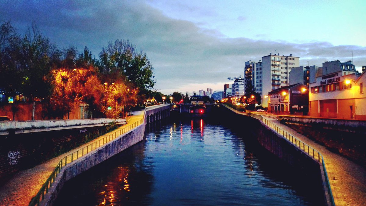Sarandipity_85's tweet photo. Coucher de soleil effet carte postale sur le Canal Saint-Denis #mon19 #mon19e_concours2017
#parigidascoprire
#ledixneuvieme #feelparisregion https://t.co/9pFMnb1XOu