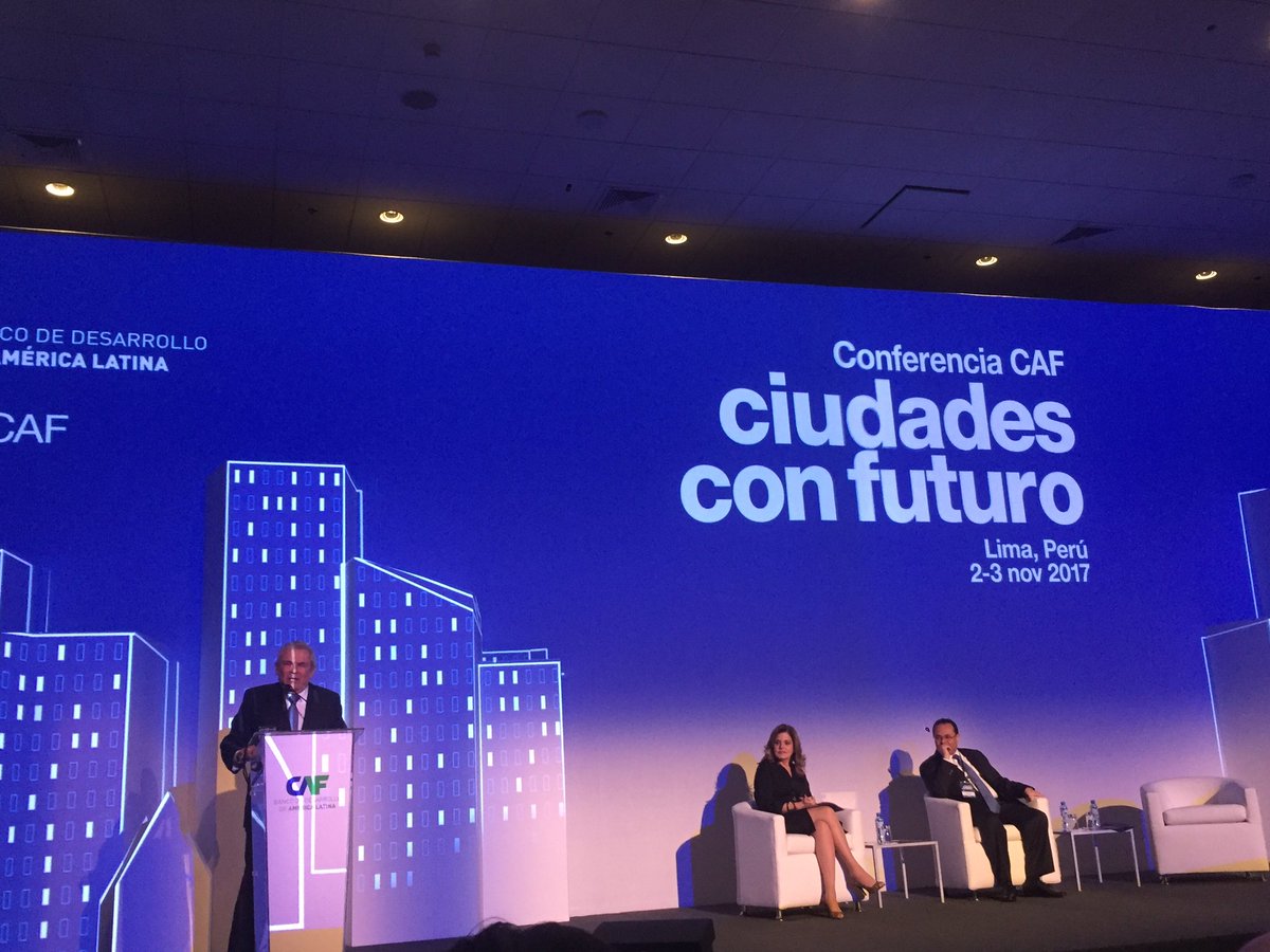 Joanclos's tweet photo. Un honor de estar en Lima, Perú, analizando la importancia de las ciudades y del desarrollo urbano  en Latinoamérica @AgendaCAF https://t.co/RbNZF7Jpfa
