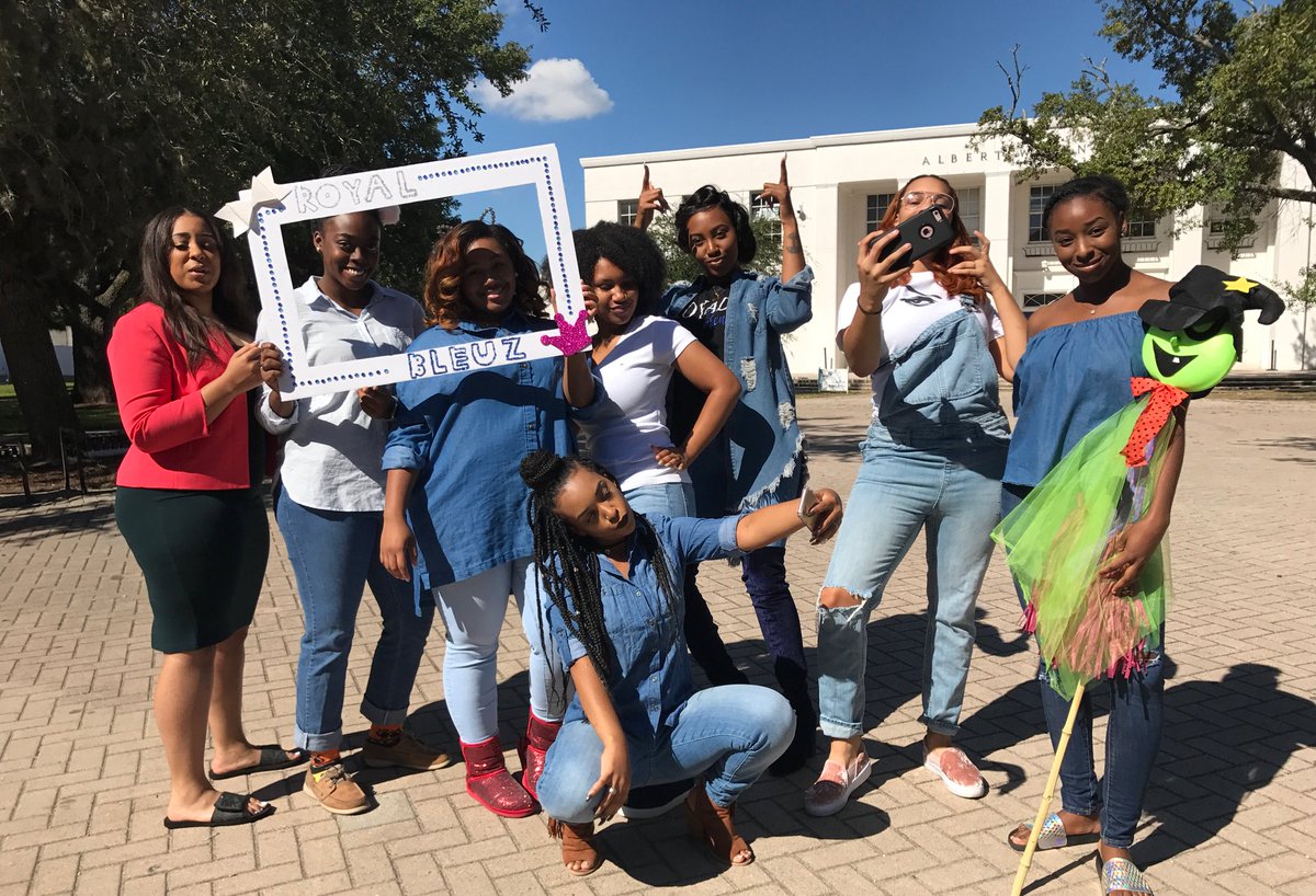 royalbleuz_du's tweet photo. A very successful Block Tuesday featuring your favorite Pom Squad! 💙👯 https://t.co/IniSUIb3It