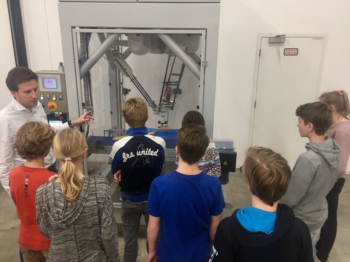 Leerlingen die de Keuzecursus Robotica volgen hebben vandaag een bezoek gebracht aan <a href="/RobertPack/">Robert Packoxymoron</a>